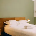 Tomato Urban Retreat Отель