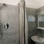Отель Tomato Urban Retreat 2*