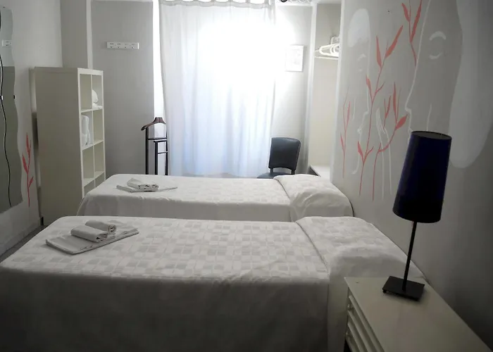 Tomato Urban Retreat 2*