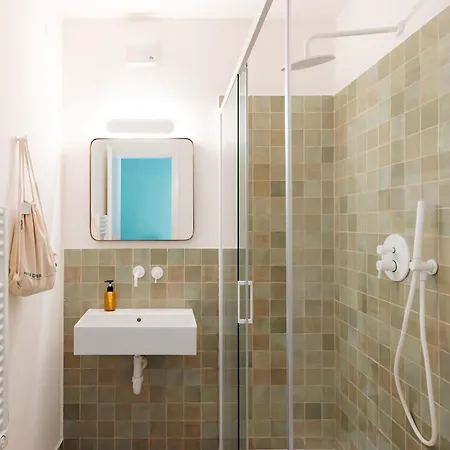 Tomato Backpackers Hotel Torino