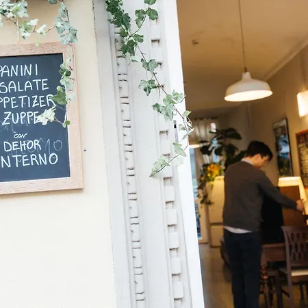 Hotel Tomato Backpackers 2*