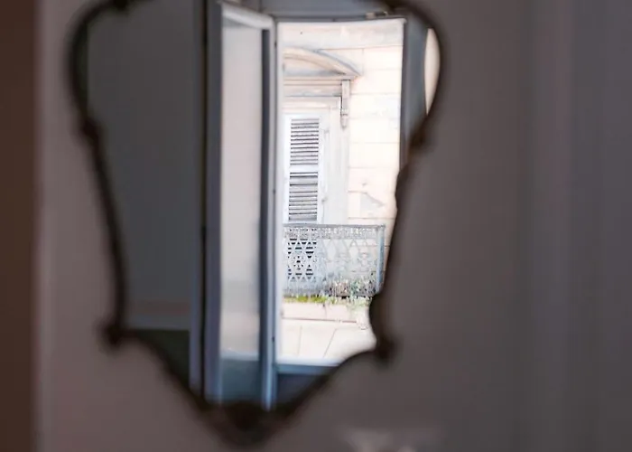 Tomato Urban Retreat Hotel Turim