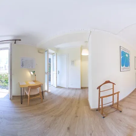 Tomato Urban Retreat Отель