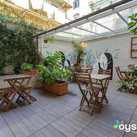 Tomato Urban Retreat Отель 2*