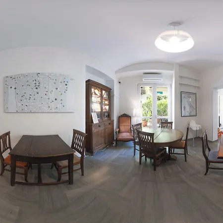 Отель Tomato Urban Retreat