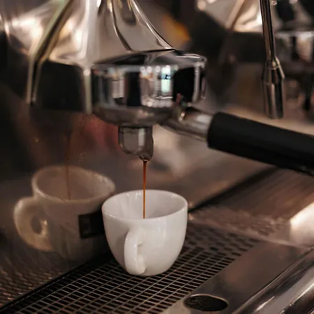 Tomato Urban Retreat Отель 2*