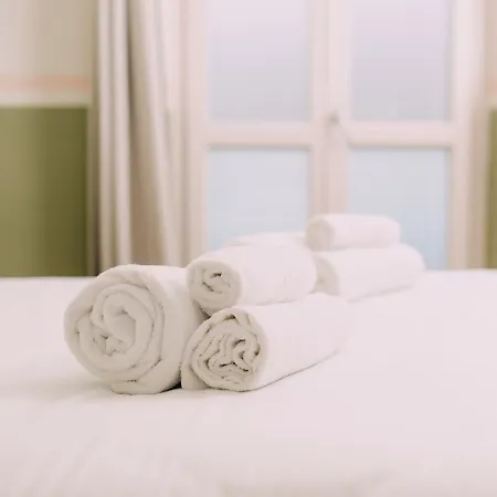 Tomato Urban Retreat Hotel 2*